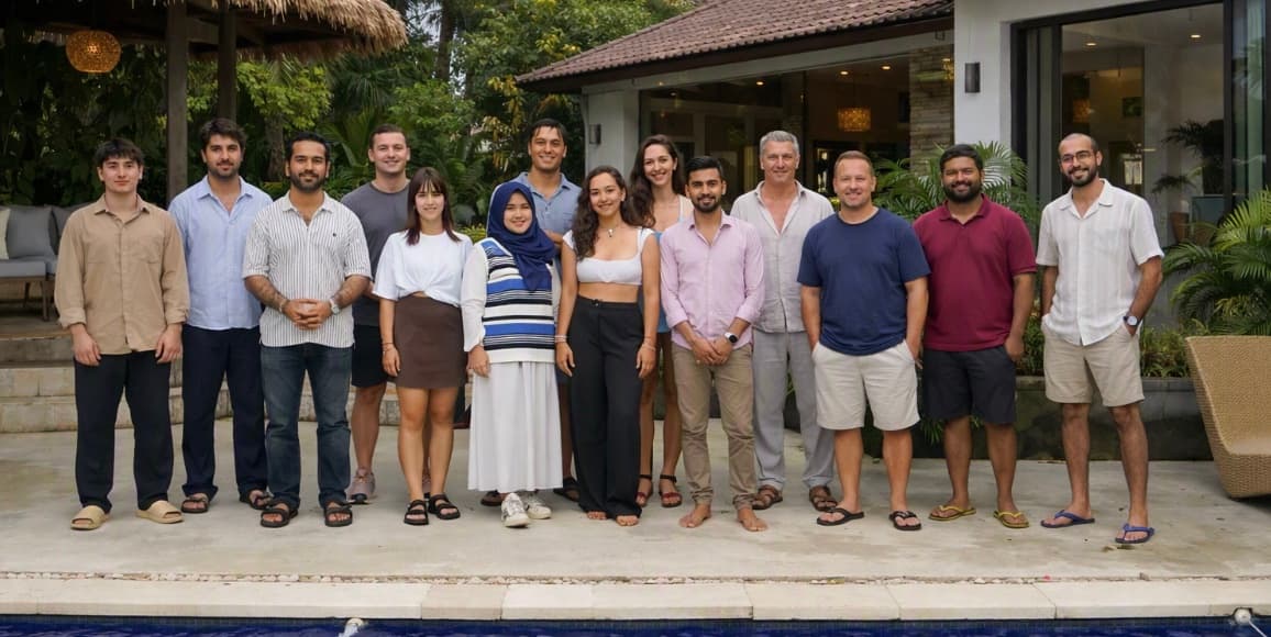 Island Internship students and the in-destination team together in Bali